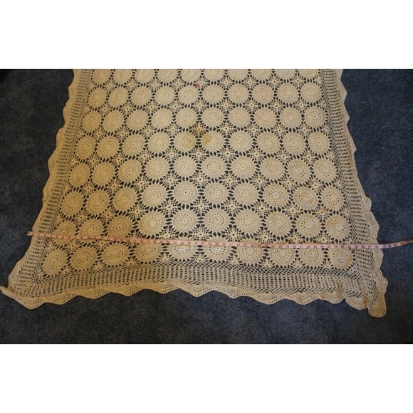 Vintage Hand Crochet Cotton Lace Table Runner Dresser Scarf  52x80\